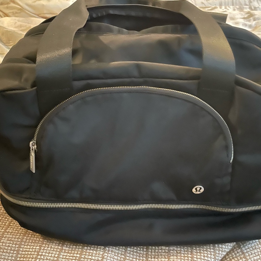 Lululemon Athletic or overnight bag